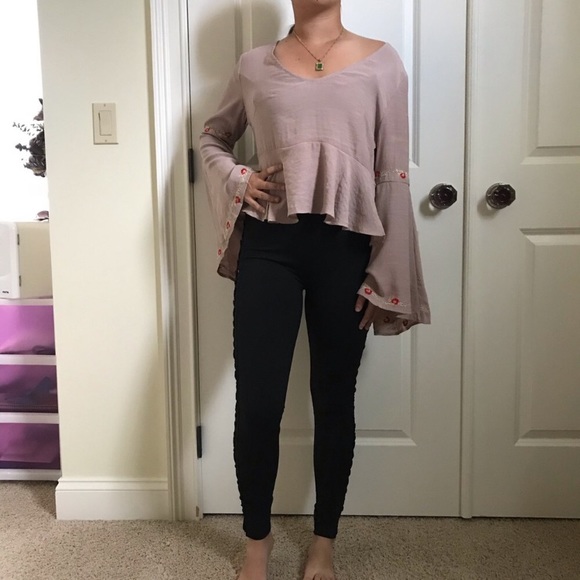 🔥only 1 left🔥taupe floral bell sleeve top L - Picture 6 of 8